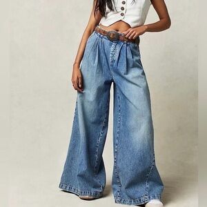 Free People We the Free Equinox NWT - Call out below sz. 28 Wide-Leg Blue Jeans